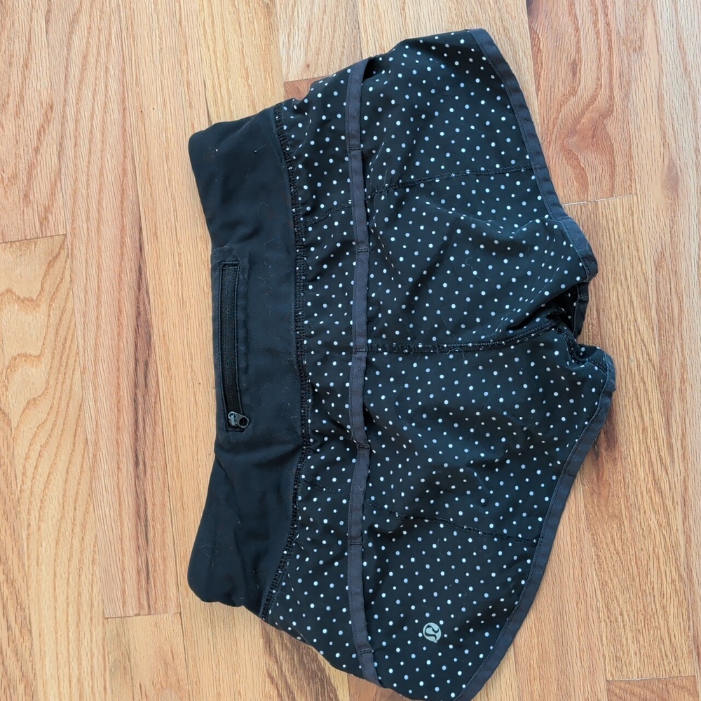 Lululemon Black Gray White Polka Dot Speed Shorts 2 - Picture 3 of 5